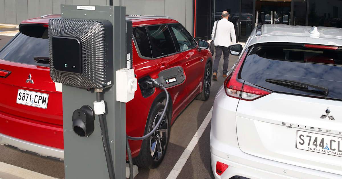 What is a hybrid car? Mild, ‘traditional’ and plug-in hybrids explained